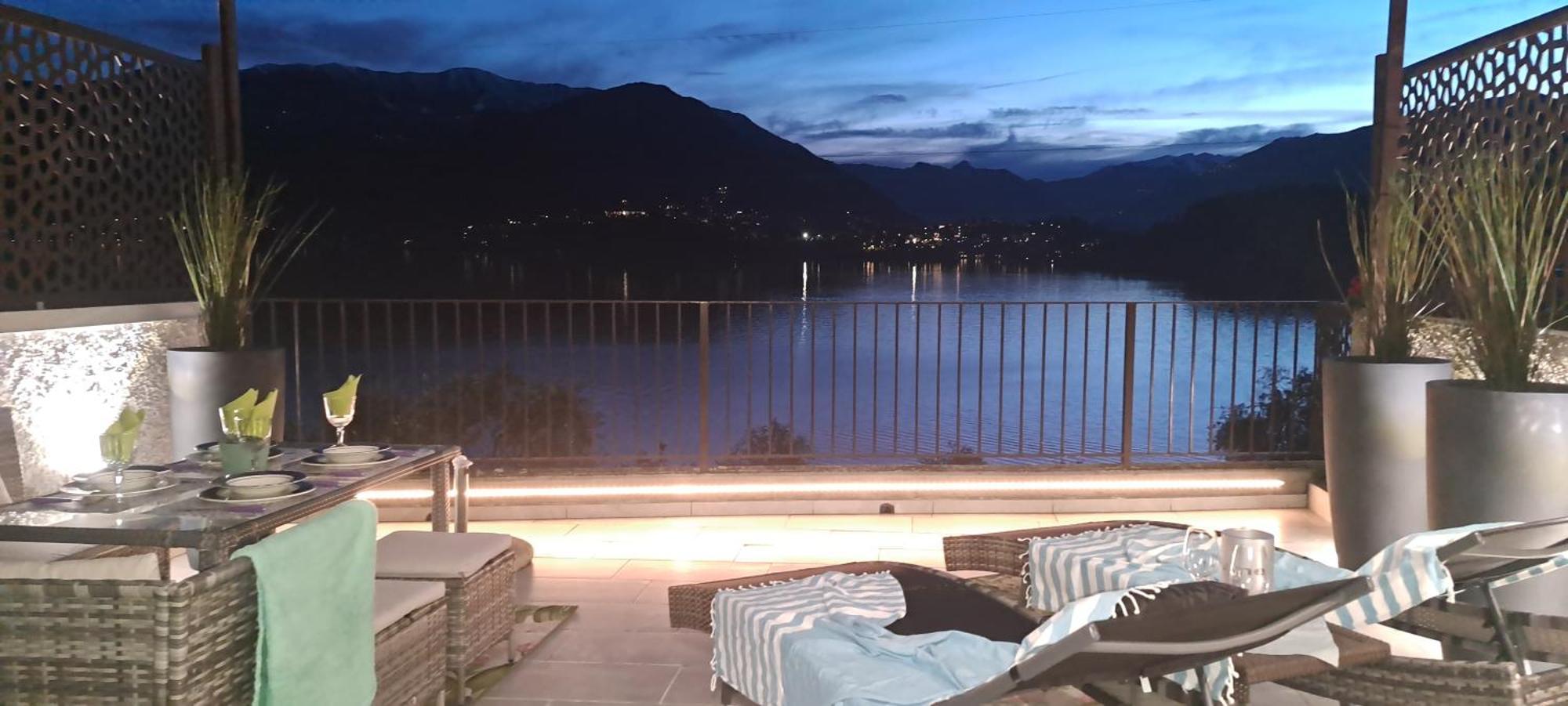 Dream Lake Panorama, Garage In The Center Of 瓦伦纳 外观 照片